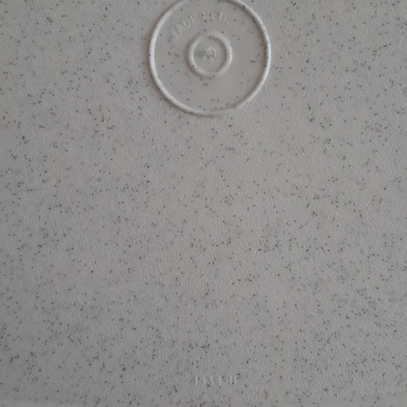 Tupperware Set of Square White Plates - Picture 8 of 12